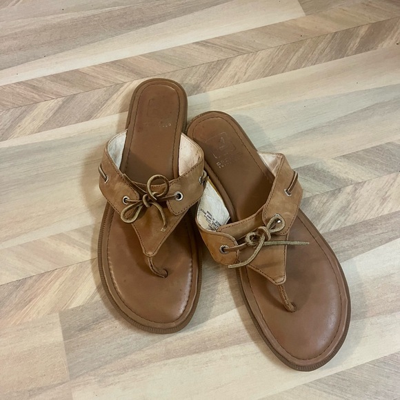 Sperry Shoes - Sperry Topsider leather flip flops